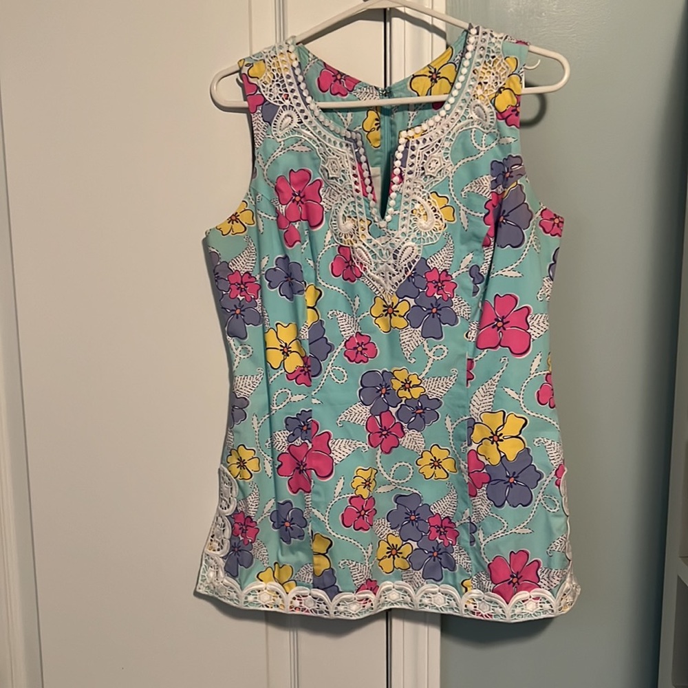 Bright 🌸 Lilly Pulitzer Top Size 8